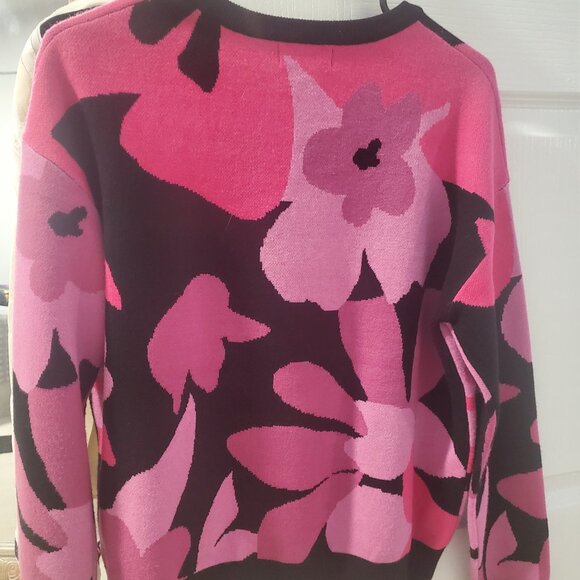 Sweater - Picture 2 of 6